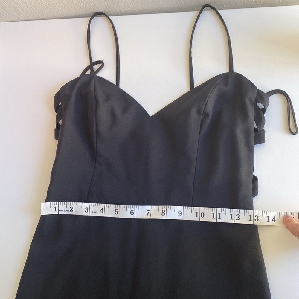 Theia Chiara Side Cutout Panel Column Gown Size 2 - Picture 12 of 16